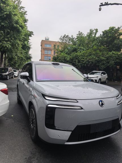 Install stickers Platinum Series – Full Vehicle Window Films